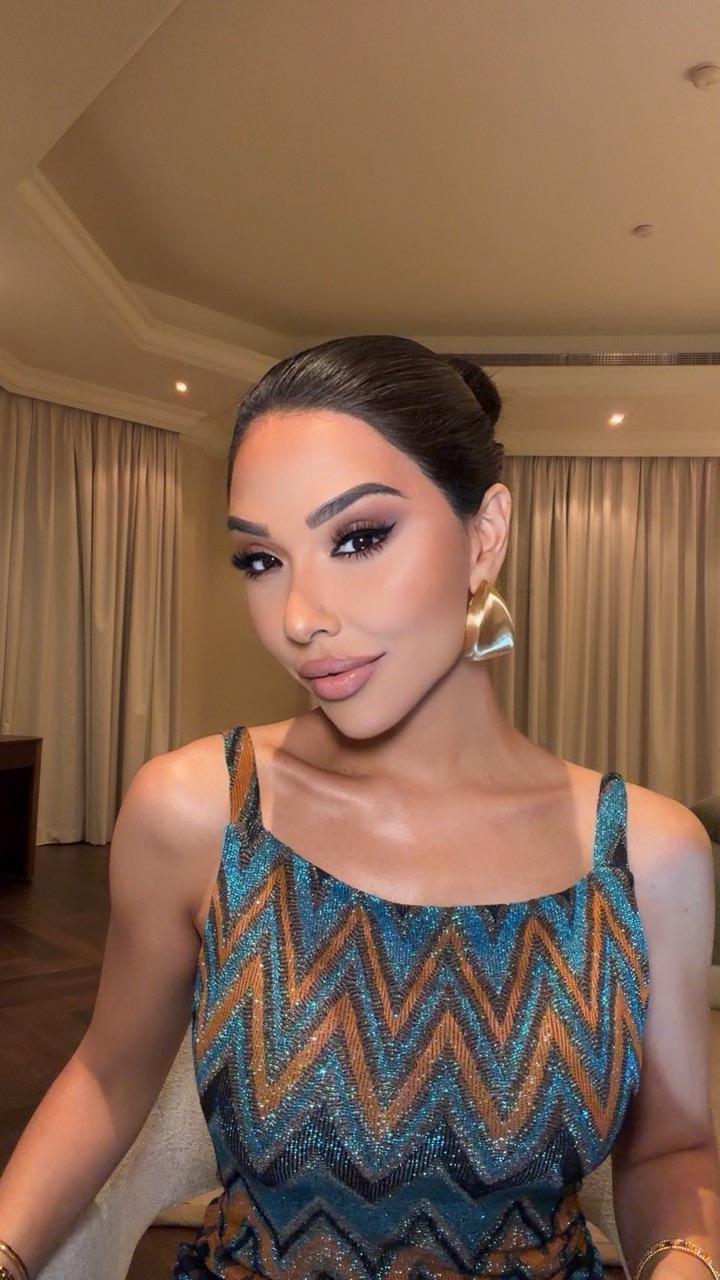 Evening beauty look featuring a lipstick combination